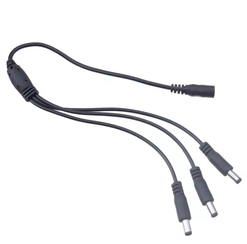 Nabíjecí kabel pro nabití 3 ks baterií do zavážecí lodičky