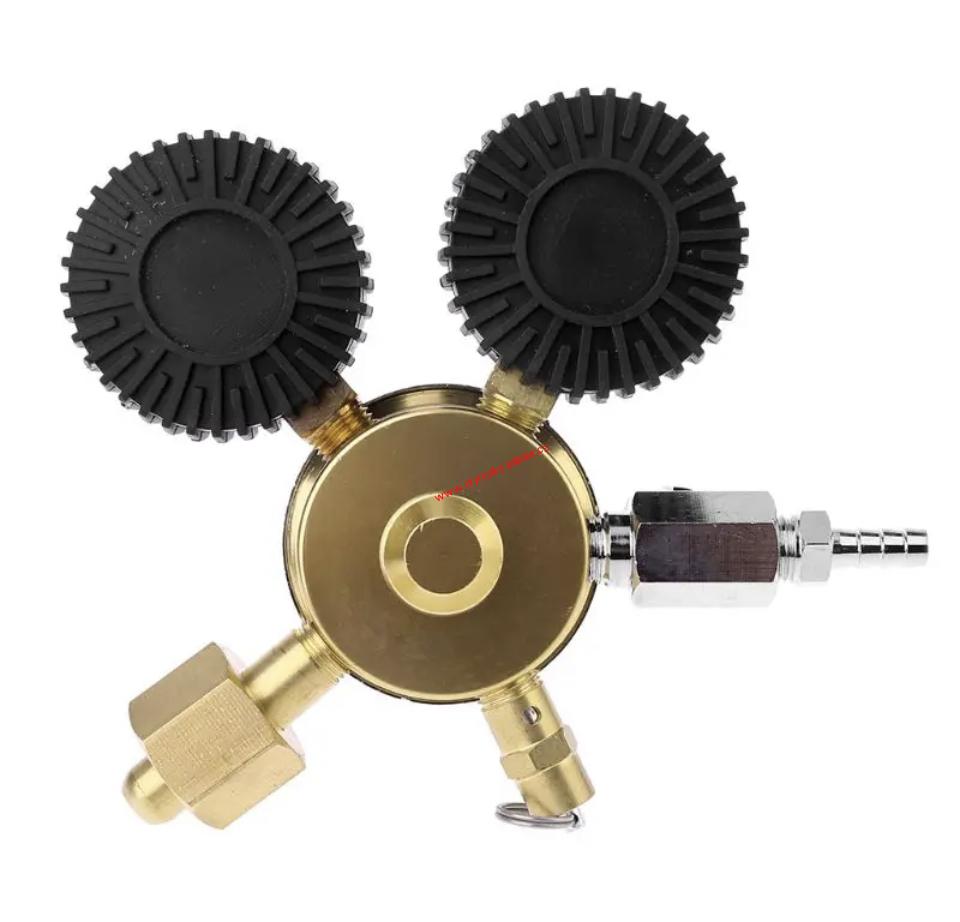 Redukční ventil na CO2 láhev závit W21,8