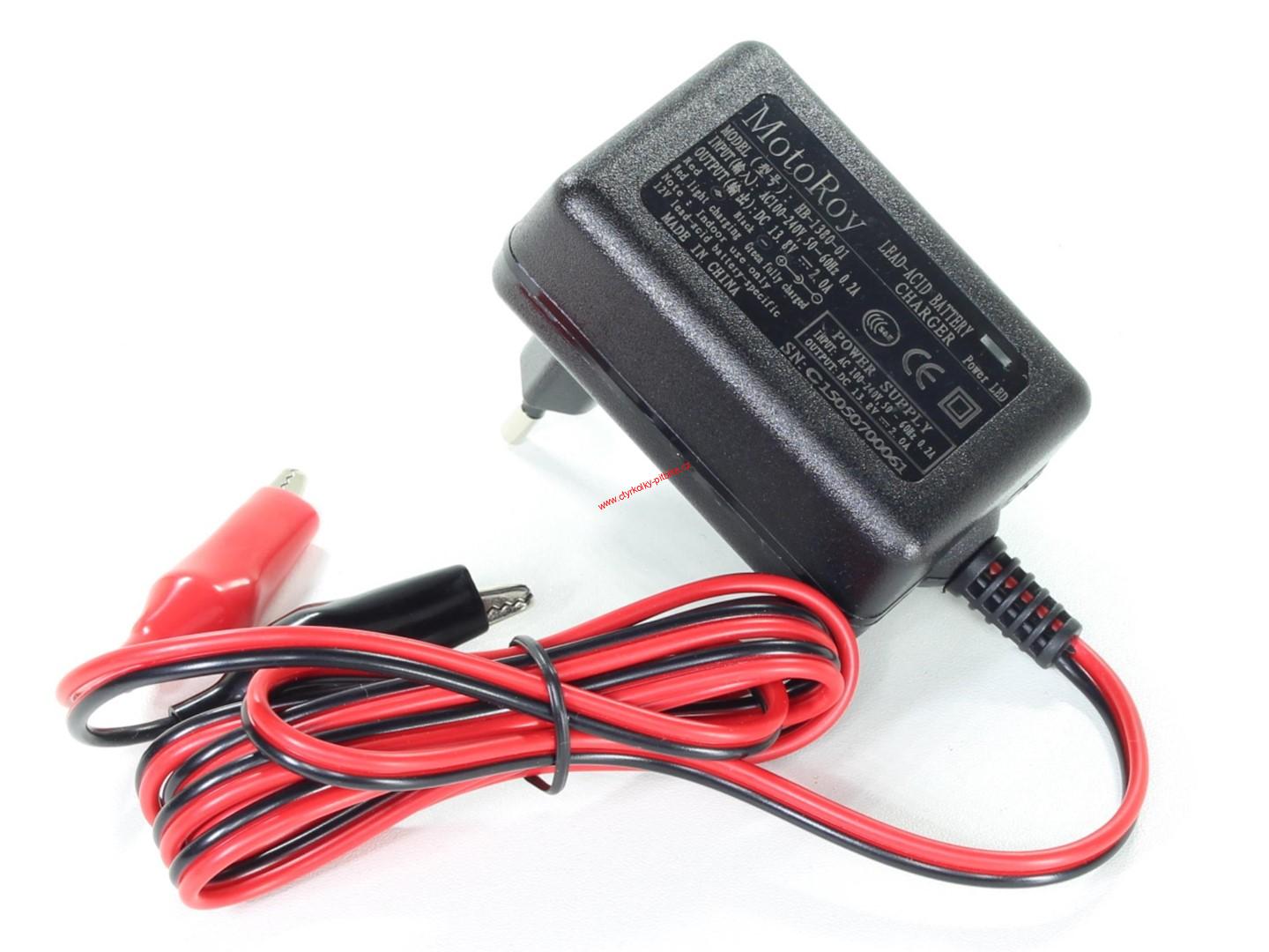 Moto nabíječka baterií 12V DC 13,8V 2A
