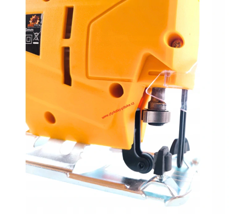 Přímočará pila BullTech 1450 W s laserem