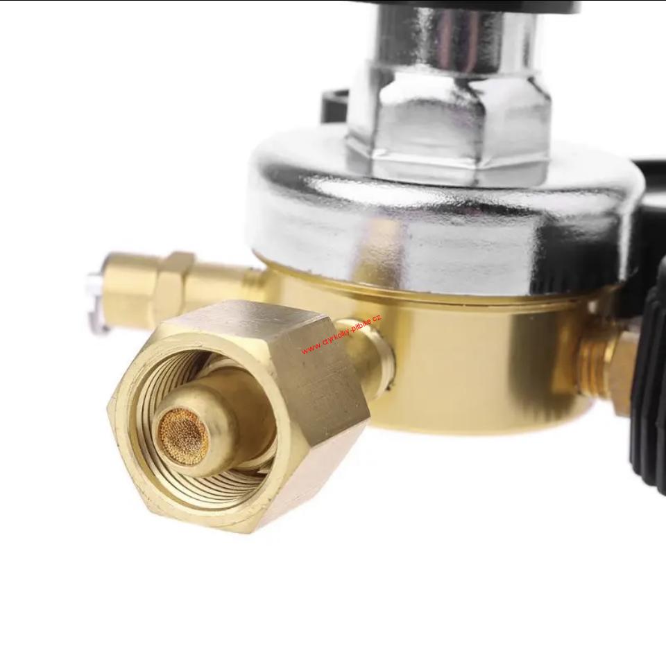 Redukční ventil na CO2 láhev závit W21,8